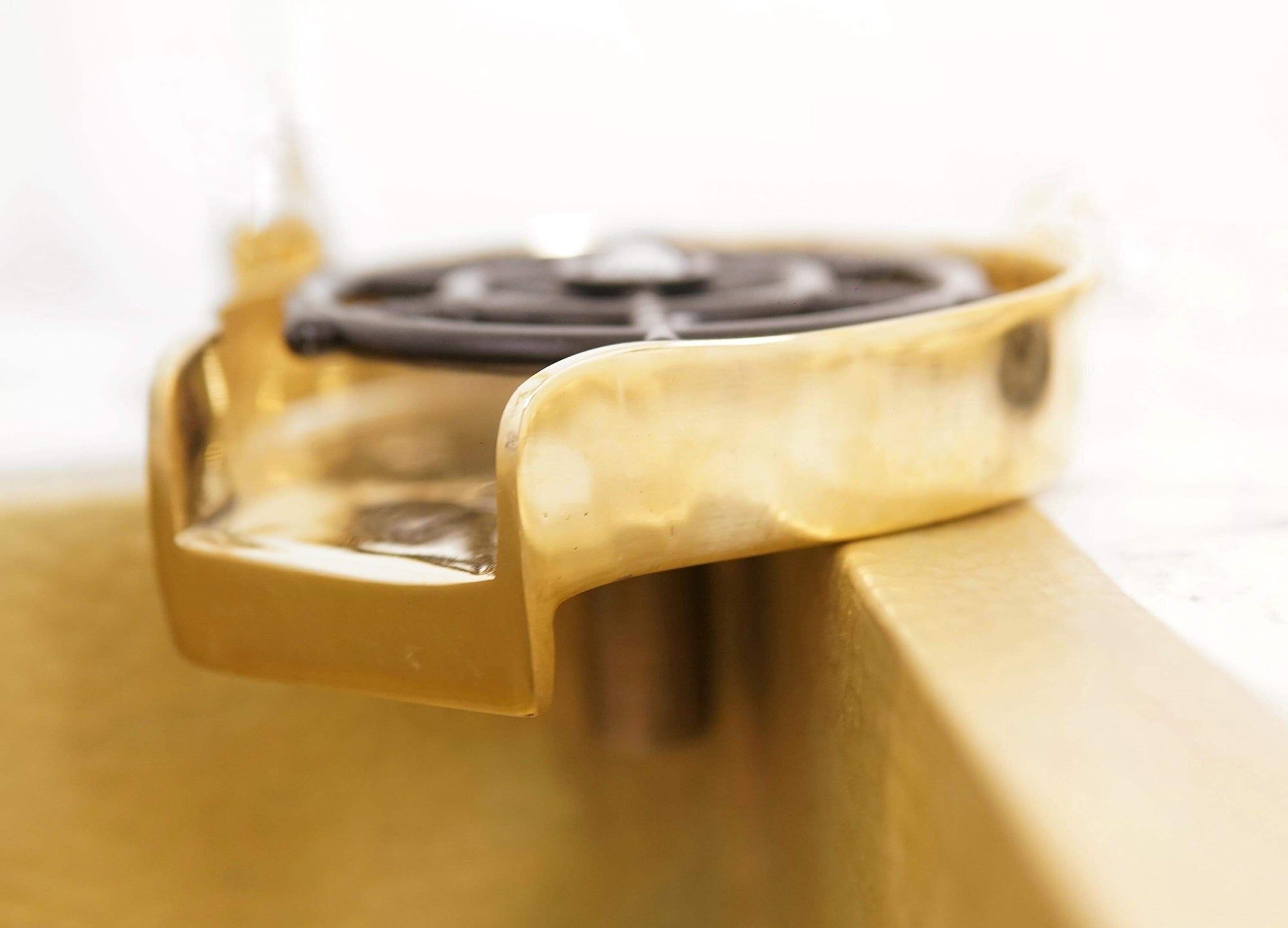 Brass_hardware_Brasanod